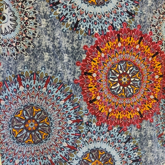 Jenkesi Women's Blue Artsy Mandala Print Twist Front Crop Top Size M - Picture 4 of 11